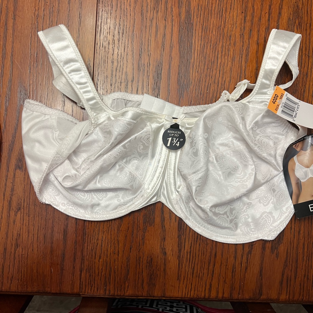 NWT, Bali satin tracings minimizer white bra sz 40 DD